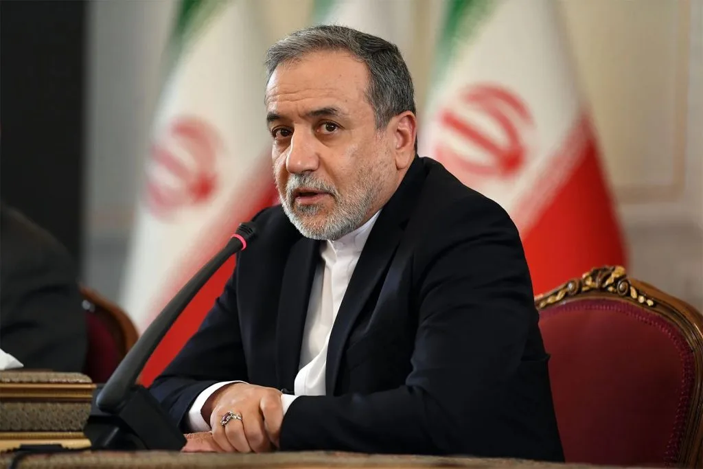 Irán descarta negociar con EE.UU. y eleva la tensión
