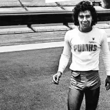 Hugo Sánchez recuerda su debut profesional 50 años después