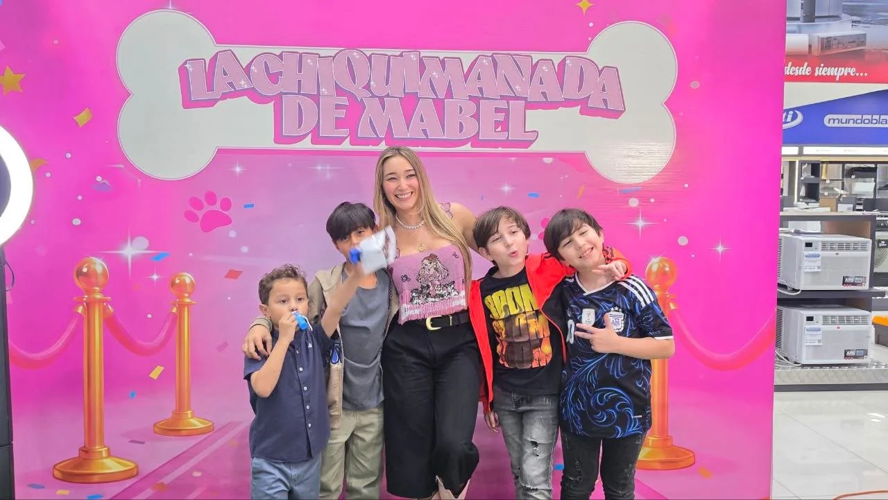 Mabel Yeah estrenó en Valencia la serie La chiquimanada