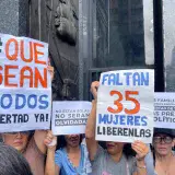 Ministra para la Mujer recibió petición para investigar denuncias de abusos contra presas políticas
