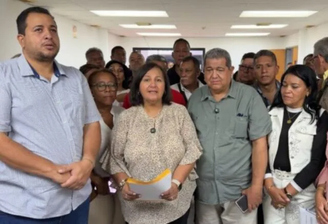Terán dice que avanzan 10.000 reparaciones en La Guaira