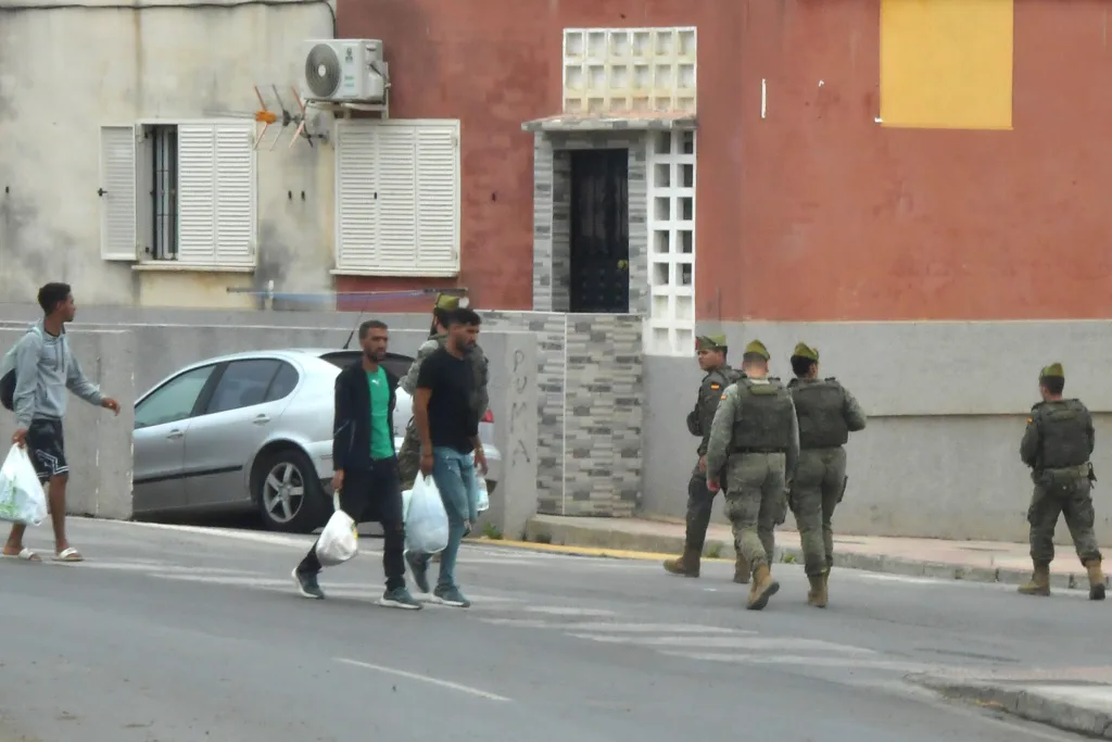 Once militares han sufrido heridas en choques en Ceuta