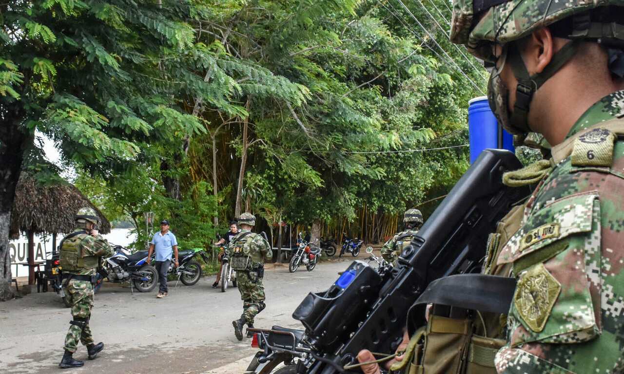 Choques entre ELN y disidencias de las Farc dejan 16 muertos