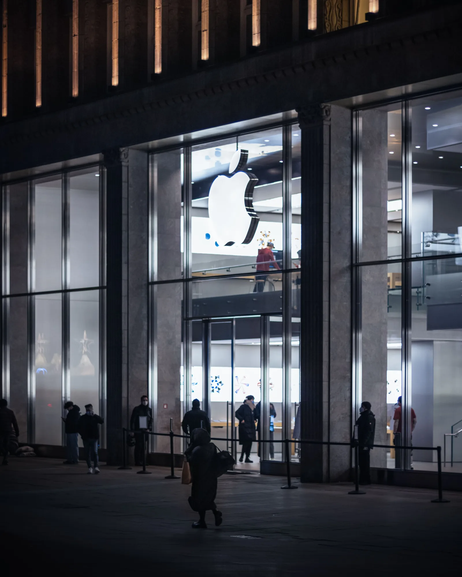 Apple busca aliviar la escasez de memoria y mira a un proveedor chino bajo presión en EEUU