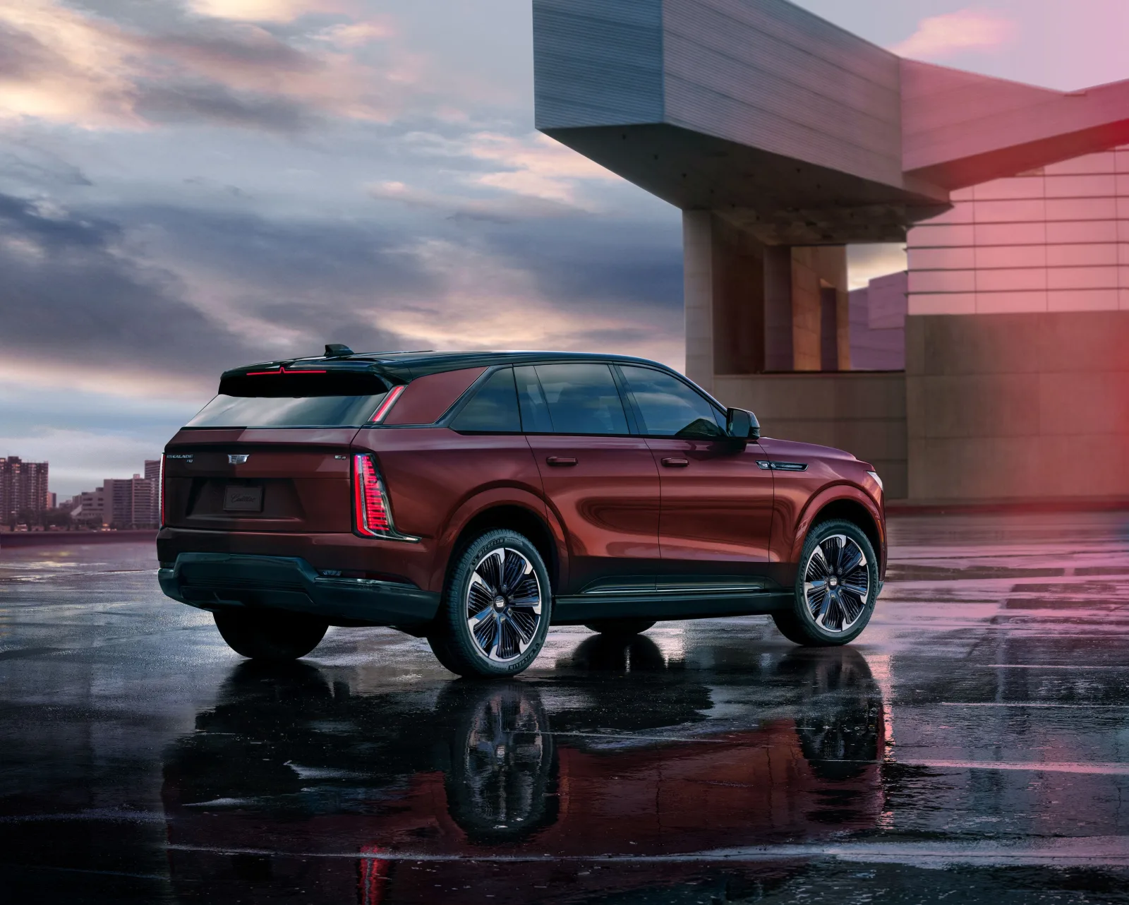 GM acelera su auto con IA y amplía la conducción sin manos