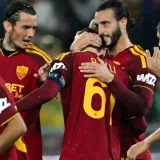 Roma aplastó 4-0 al Slovan y logró su primer triunfo europeo