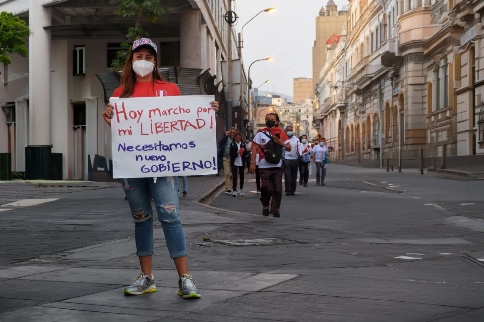 Apagones prolongados impulsan protestas en 17 estados