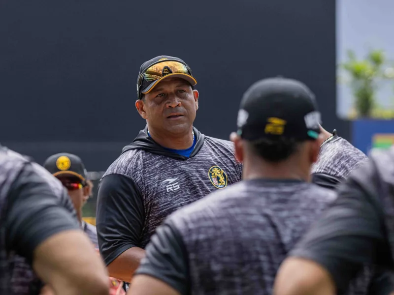 Leones ajustan ofensiva con Romero en su 11.º día de prácticas