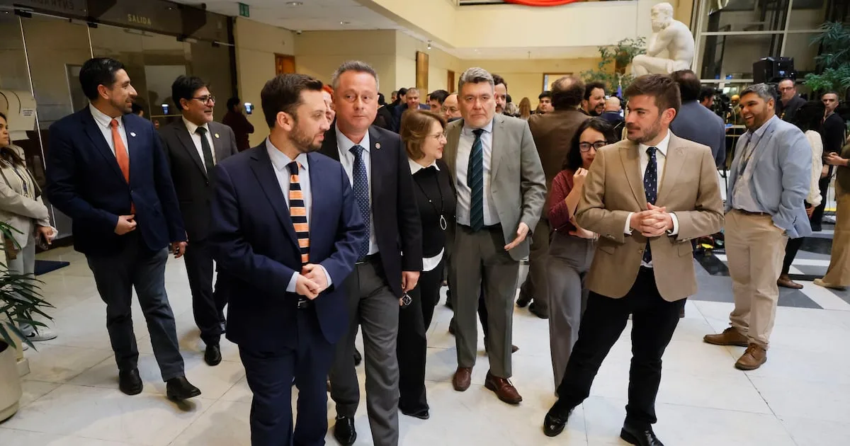 Oposición chilena presiona a Rabat y estudia acusarlo
