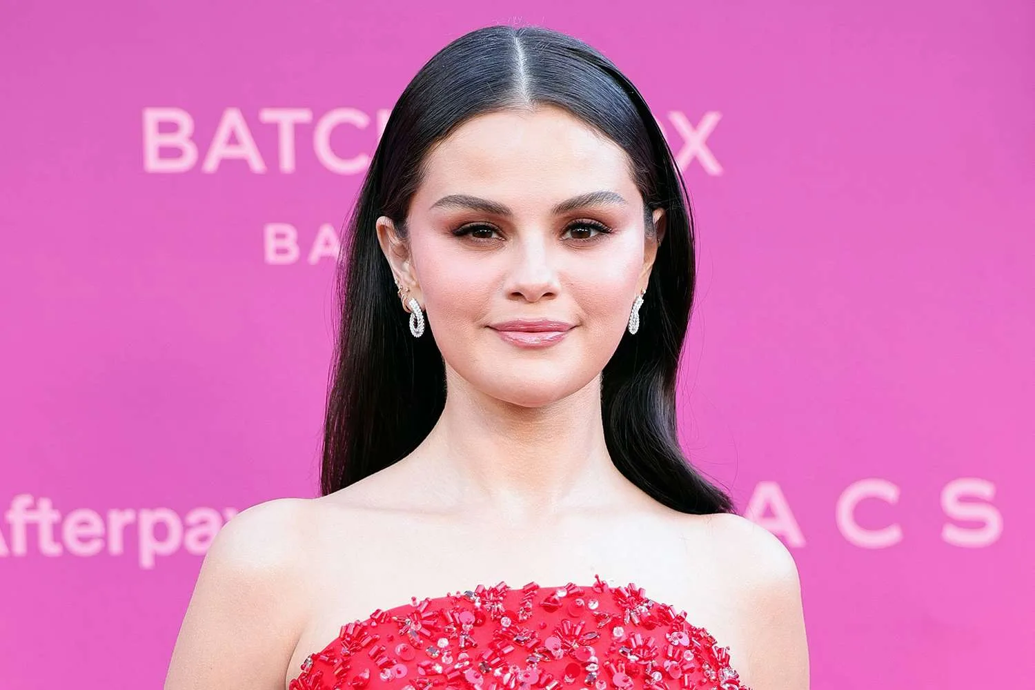 Selena Gomez deja el vapeo y alerta sobre la nicotina