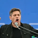 Kicillof reclama un frente opositor para defender las PASO