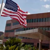Embajada de Estados Unidos en Caracas ya opera con todo su personal