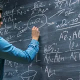 IA avanza en resolución de problemas científicos, según estudio