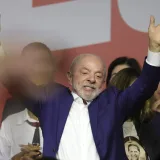 Lula llega debilitado al mano a mano con Bolsonaro en Brasil