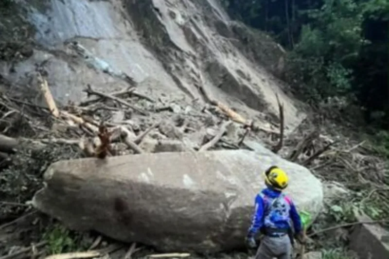 Deslizamientos cierran la vía Maracay-Choroní por lluvias