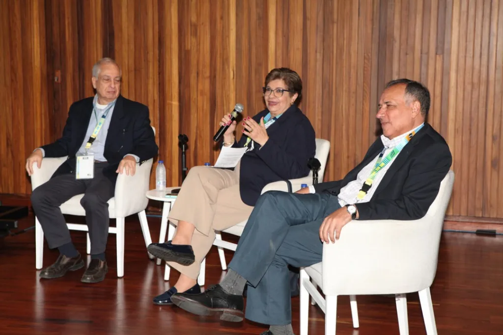 UCAB cierra congreso de gobernanza con 262 ponentes y 1.000