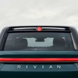 Rivian rompe récord de ventas gracias al SUV R2