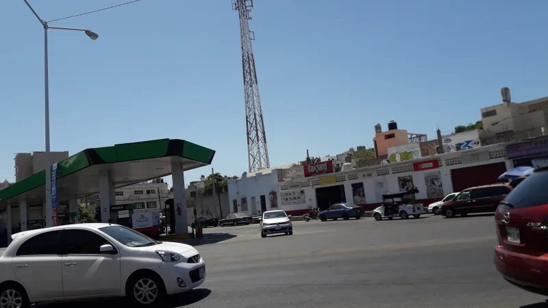 File:Antena en la Calle 16 de Septiembre, Mazatlán, 25 de mayo de 2022.jpg