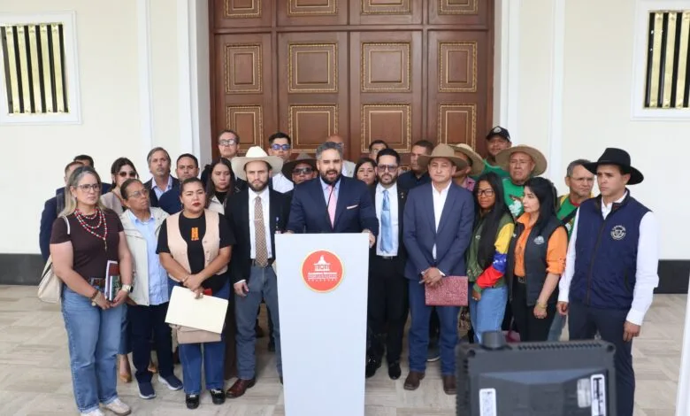 Arranca en Caracas la consulta de la ley ganadera