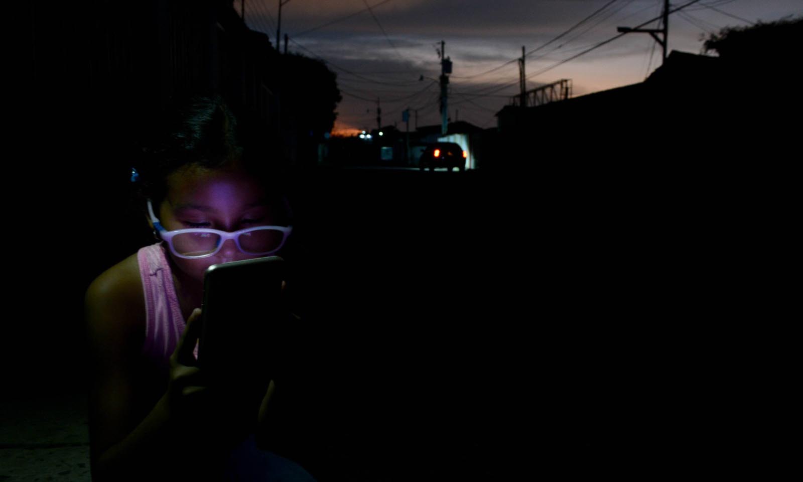 Un 83 % de los venezolanos califica de "muy ineficiente" el servicio eléctrico
