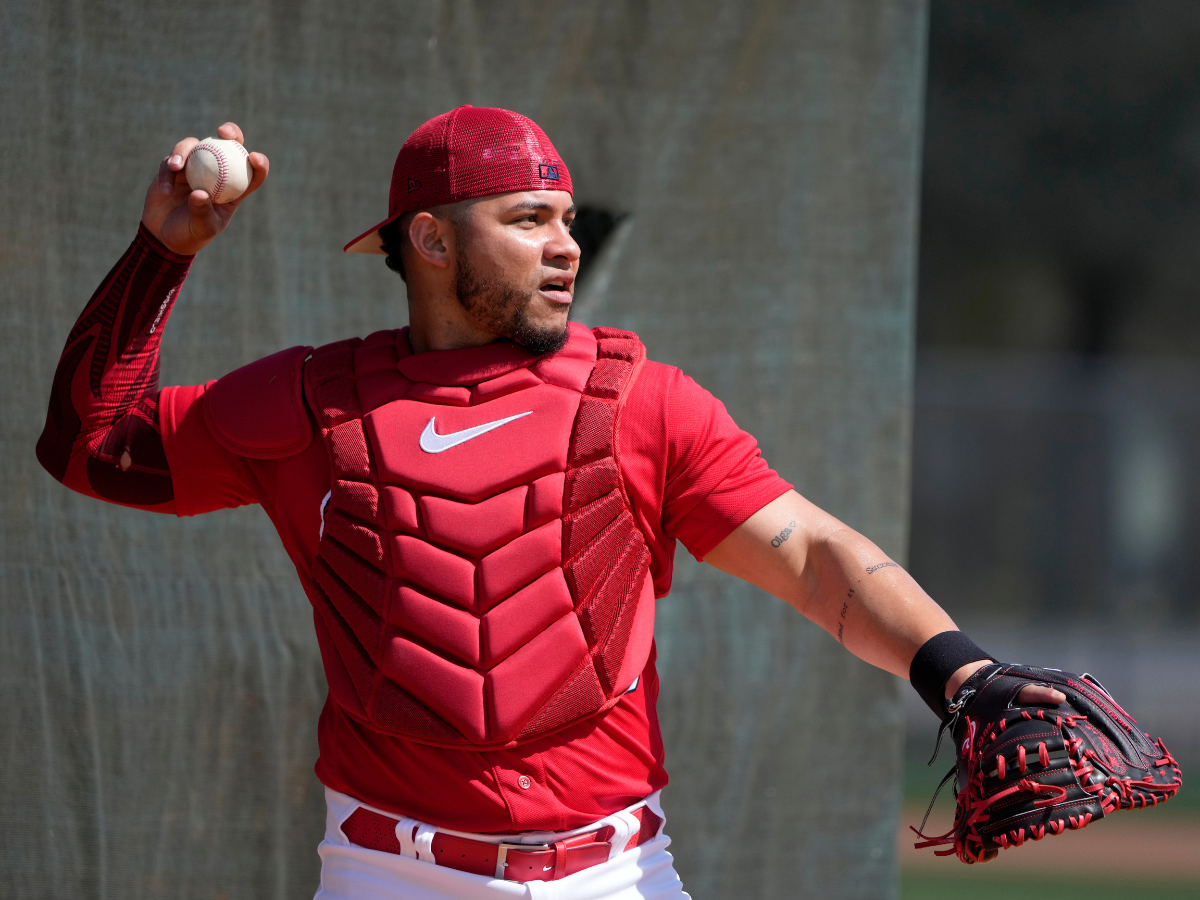 Contreras ya no será receptor en los Cardenales