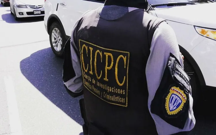 Arrestan en Caracas a cajero acusado de cobrar de más