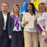 Concejo de Maracaibo condecora a Roselyn López de Caldera