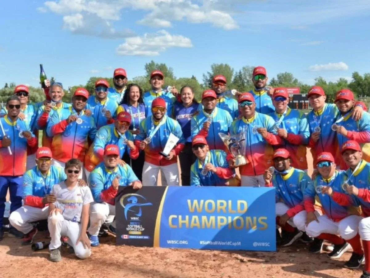 Venezuela va por el oro en el softbol de Santo Domingo