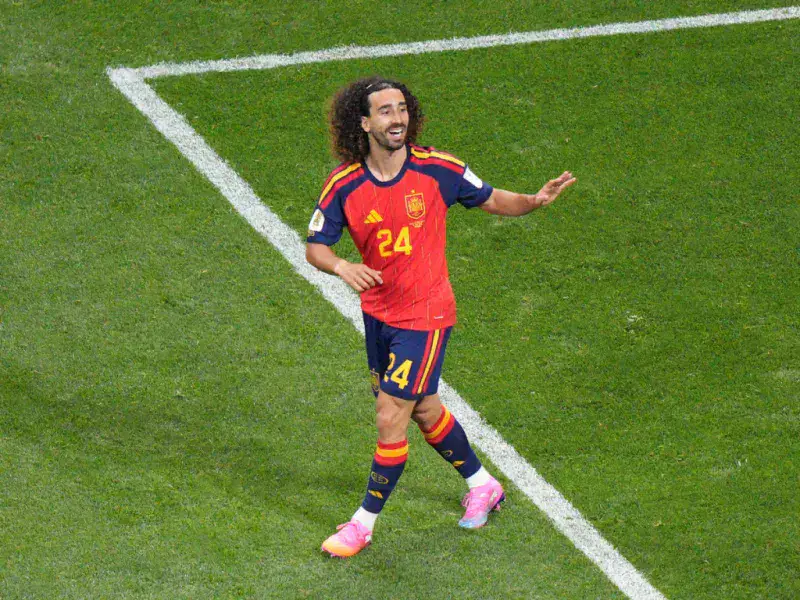 Real Madrid oficializa el fichaje de Marc Cucurella hasta 2032