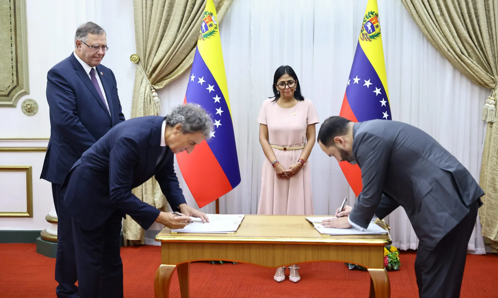 Pdvsa y TotalEnergies sellan alianza para impulsar los hidrocarburos