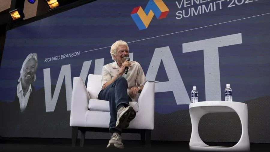 Branson plantea evaluar vuelos y cruceros hacia Venezuela