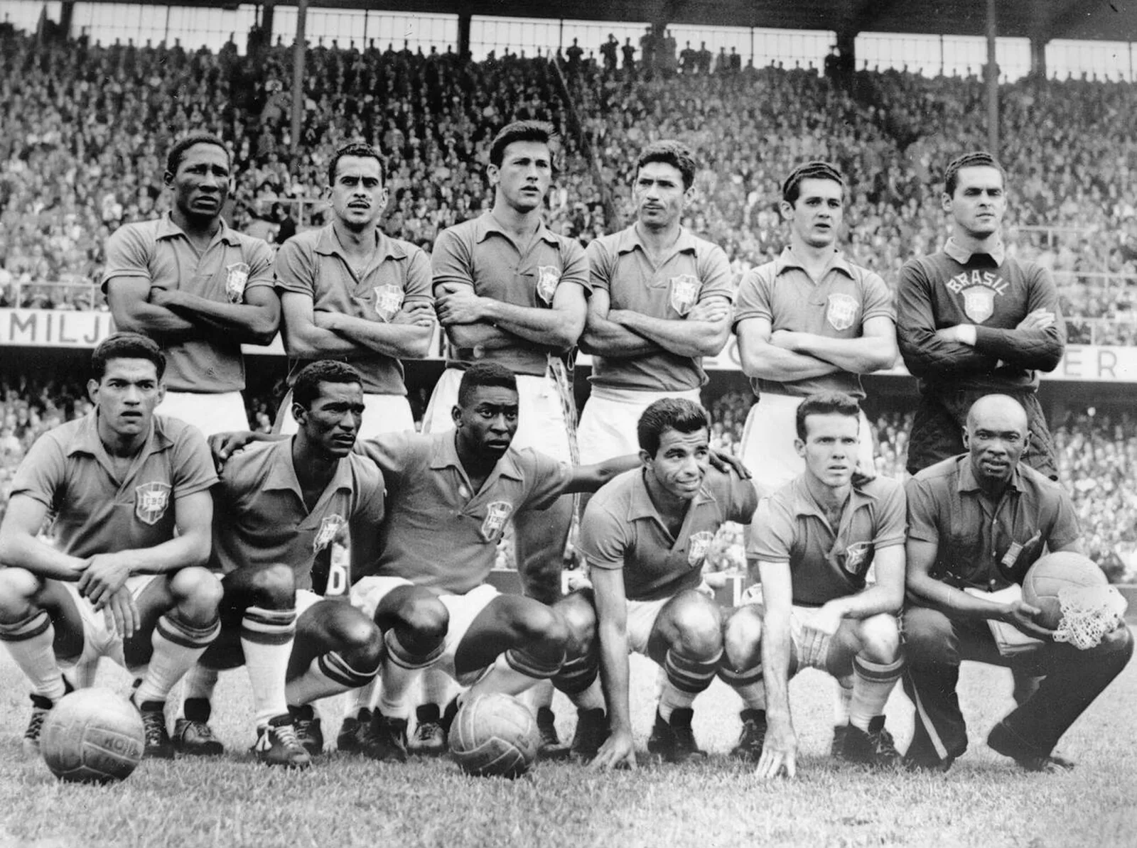 La camiseta de Pelé en Suecia 1958 alcanza 4,9 millones