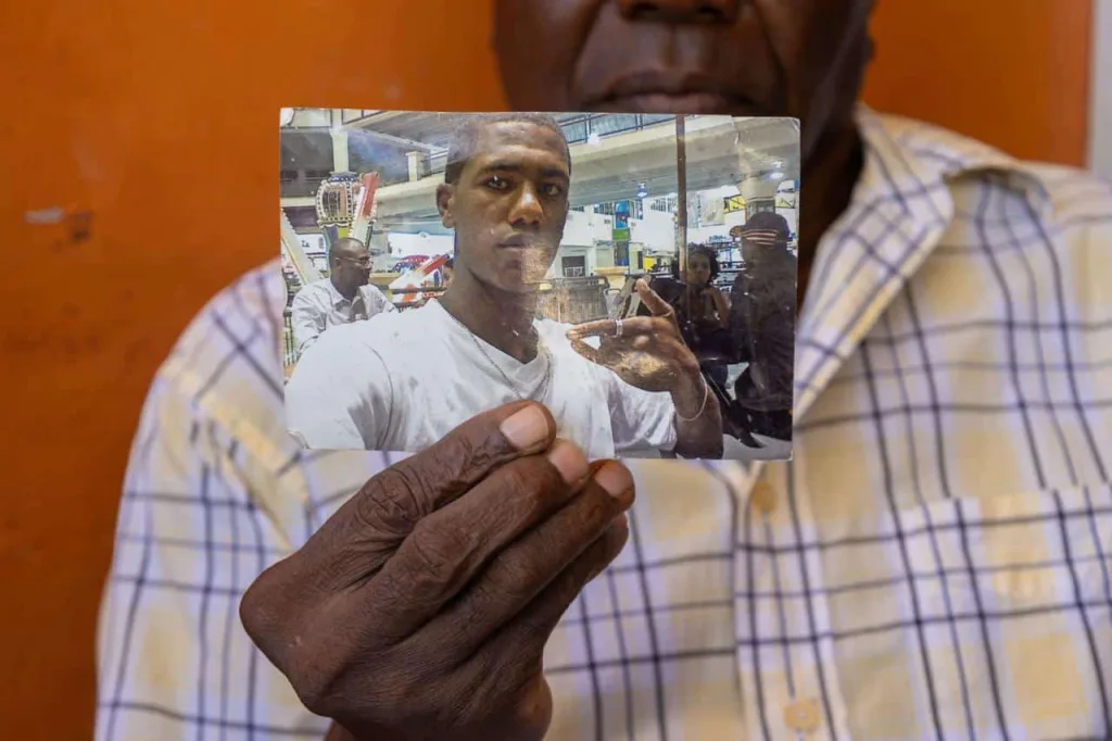 Tras ser deportado, salió en yola hacia Puerto Rico y no volvió