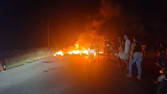 Protestas nocturnas por apagones se extienden en cinco estados
