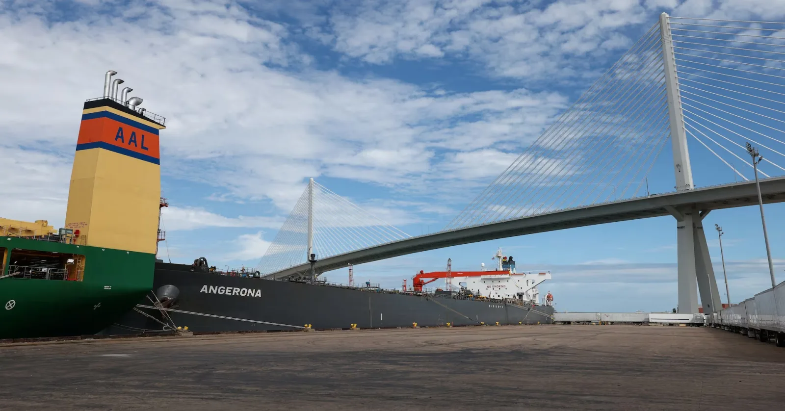 Primer cargamento petrolero venezolano llega a Texas