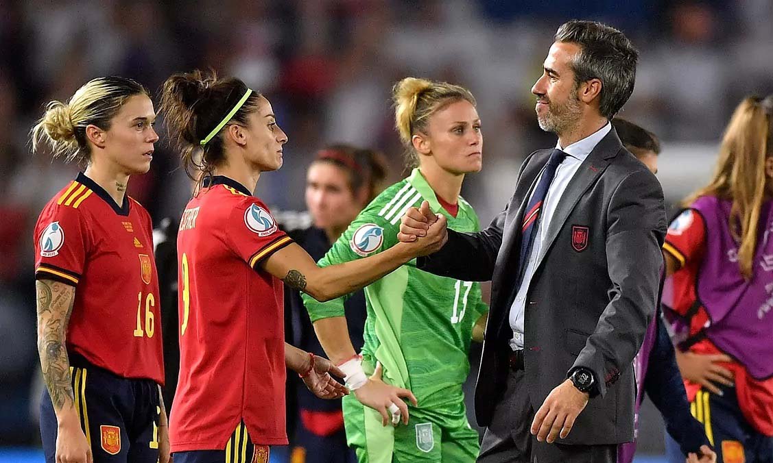 Destituyen al técnico de la selección femenina de España