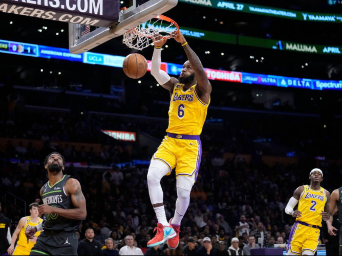 Lakers luchó y venció a Timberwolves