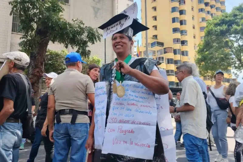 Docentes venezolanos exigen salarios dignos ante crisis de terremotos