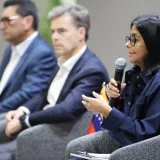 Delcy Rodríguez anuncia 115 mil barriles en Zulia