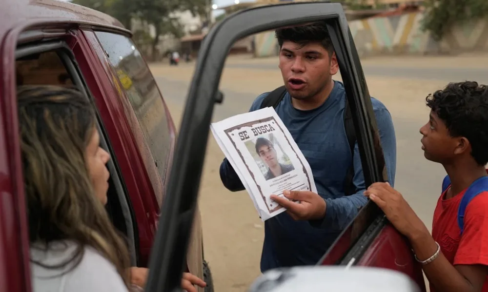 Familia busca a joven desaparecido en La Guaira tras sismos