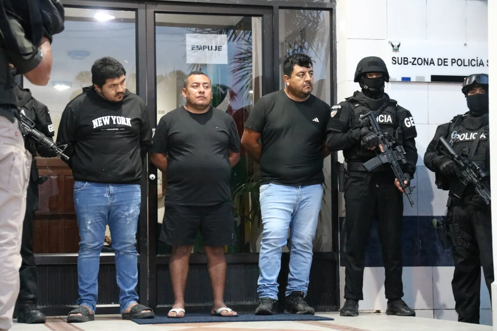Fiscalía detalla los presuntos roles de cuatro capturados en Ecuador