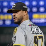 Gastón cierra juegos y mejora el relevo de Caracas