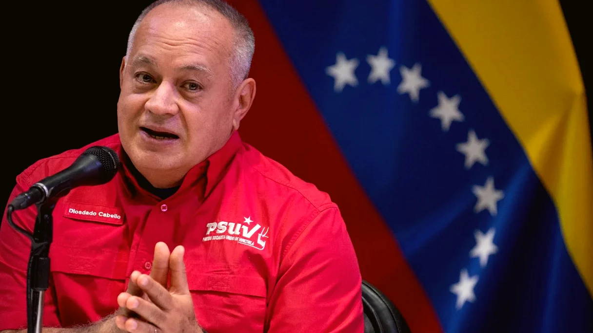 Diosdado Cabello arremete contra el SNTP