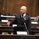 Asamblea de Ecuador volverá a votar fiscalización del caso VaQnas