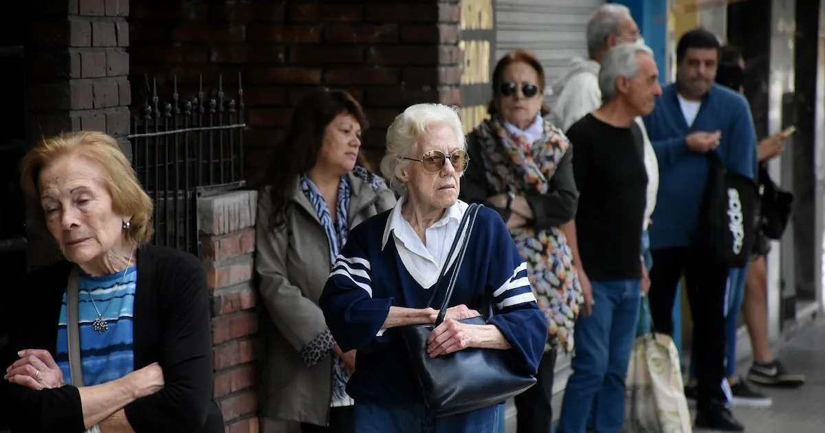 La caja previsional argentina perdería $7,8 billones en un año
