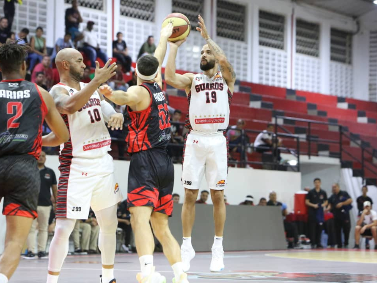 Guaros vapuleó a Centauros en Guanare