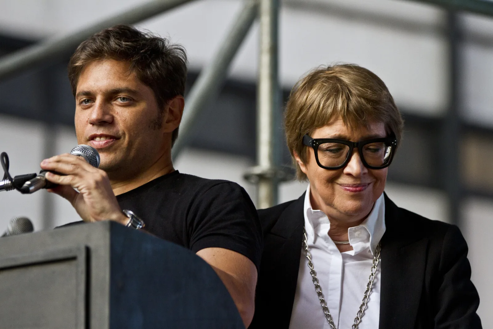 Kicillof profundiza su despliegue porteño con un foro productivo