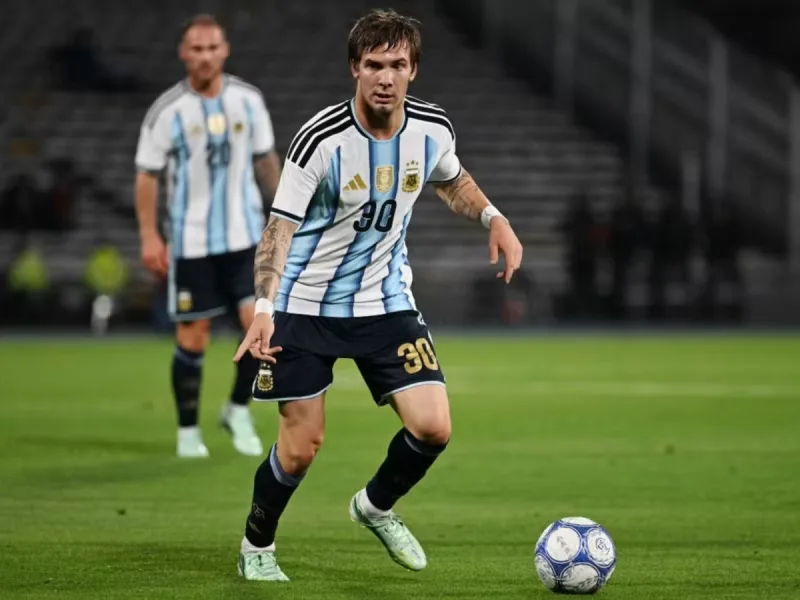 Franco Mastantuono busca consolidarse en la selección argentina