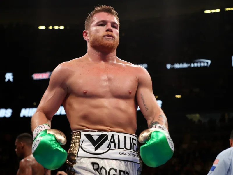 Canelo Álvarez enfrentará a Christian Mbili en Arabia Saudita