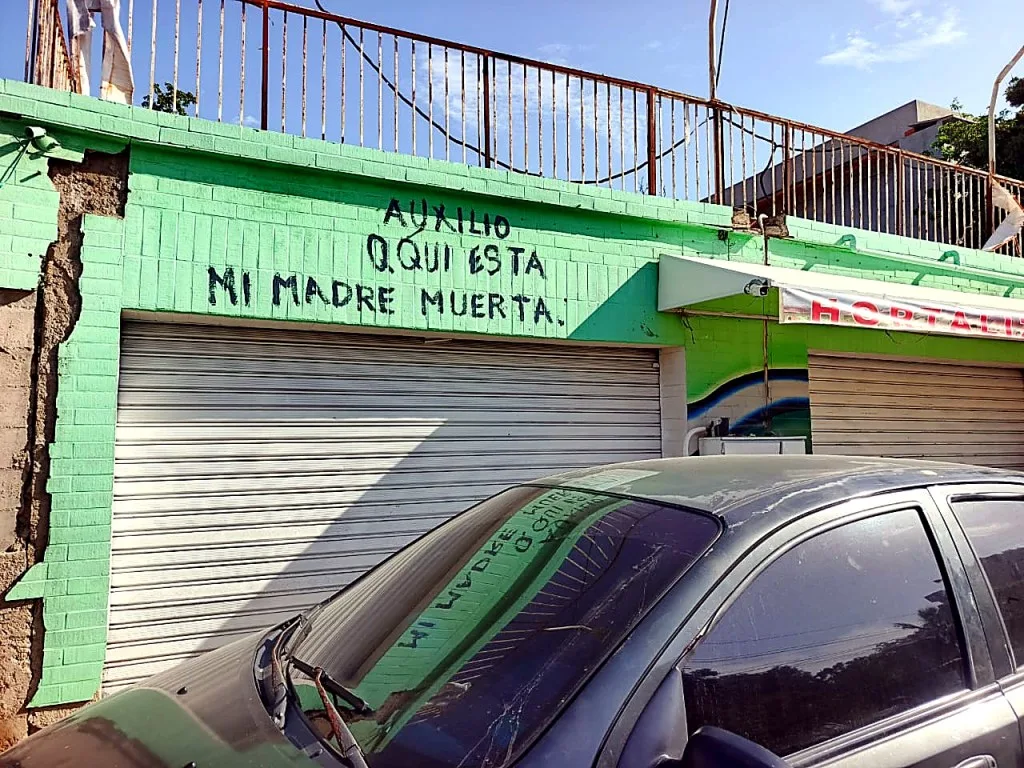 Denuncian trato desigual en La Guaira durante el rescate tras los sismos